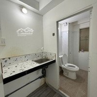 Căn Hộ Cửa Sổ Trời Không Nội Thất Ngay Bàu Cát 4, P13. Tân Bình. Giá 3 Triệu/Tháng