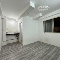 Căn Hộ Cửa Sổ Trời Không Nội Thất Ngay Bàu Cát 4, P13. Tân Bình. Giá 3 Triệu/Tháng