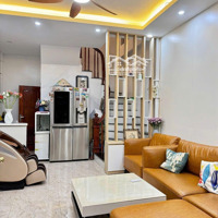 Người Hà Trì Bán Nhà Hà Trì.
Diện Tích: 51M *Mt 5M. Nhà Dân Xây. Giá Bán 7 Tỷ 4. Ô Tô Tải Lùi.