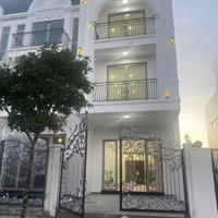 Bán Gấp Nhà Mặt Phố Đường 4, 2,4 Tỷ, 94,5M2 Tại Cà Mau