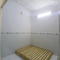 Nhà rộng 2 phòng gần chợ Bà Bộ
