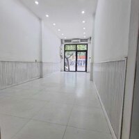 Minh Phụng, Phường 9, Quận 11  Diện tích: 3,5m x 14,5m, 1 trệt 1 lửng 1 lầu, 3 phòng, 3 toilet, có cửa cuốn và cửa kính sẳn, có sân trước dễ dàng kinh doanh mọi mặt hàng.
