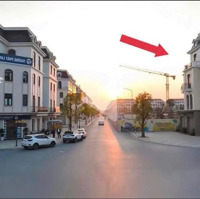 Quỹ Ngoại Giao Căn Biệt Thự Đơn Lập Góc Sát Công Viên Và 10 Tòa Cc Mtr. Liên Hệ Em Xem Nhà