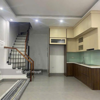 Siêu Hót! Nhà Nguyễn Khánh Toàn Quan Hoa-Cầu Giấydiện Tích42M*6T Thang Máy(Full Nội Thất). Giá Bán 8.9 Tỷ
