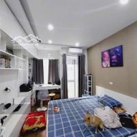 Bán Gấp: Nhà Riêng Mặt Ngõ Hoàng Hoa Thám, Ngõ Nông, Trước Nhà Rộng 4M, 50M Ra Phố, 30M2X5T, 7.9 Tỷ