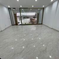 Bán nhà riêng tại Kim Mã, 70m2, 10 tầng, có hầm, 8WC, mặt tiền 6m, ô tô tránh, giá chỉ 31,95 tỷ