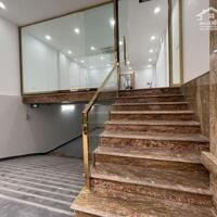 Bán nhà riêng tại Kim Mã, 70m2, 10 tầng, có hầm, 8WC, mặt tiền 6m, ô tô tránh, giá chỉ 31,95 tỷ