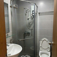 Chung Cư Sky Center, Phổ Quang, Tb: 2 Phòng Ngủ 2 Vệ Sinh79M2, Giá 17 Triệu/Th
