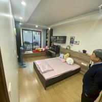 Chính chủ bán nhà lô góc mặt ngõ Thịnh Quang, đường ô tô dừng đỗ cách nhà 50m, DT 50m2 x 4 tầng, mặt tiền 4.5m