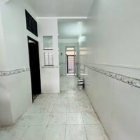 CHO THUÊ NHÀ TRỆT 3 LẦU MỚI ĐẸP TRỤC CHÍNH KDC HƯNG PHÚ CTY8 - CẦN THƠ