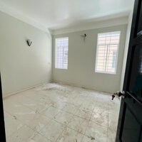 CHO THUÊ NHÀ TRỆT 3 LẦU MỚI ĐẸP TRỤC CHÍNH KDC HƯNG PHÚ CTY8 - CẦN THƠ