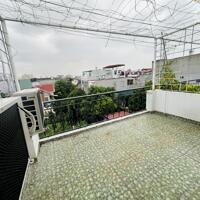 VC079. Cho thuê nhà nguyên căn Văn Cao, oto đỗ cửa giá chỉ 8tr