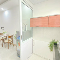Phòng 30M2 Full Đồ Tại Hoàng Ngân Ngõ Ô Tô 4 Triệu6/Tháng