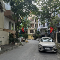 Cần Bán Gấp Nhà Đốc Ngữ - Khu Biệt Thự, 120M, 5 Tầng, Lô Góc 3 Thoáng, Oto. Liên Hệ: 0968089718