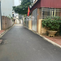 Nhà Cấp 4Diện Tích49M2 Khu Phân Lô Cán Bộ Có Sân Để Xe Về Ở Luôn, Ngõ Nông Thẳng Tuột Ra Đường Oto Giá C