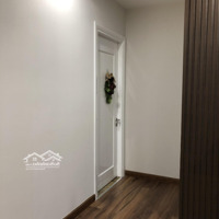 Biệt Thự Song Lập Vị Trí Đẹp Tại Tphcm. Bao Quanh Là Sông Sài Gon Xanh Mát
