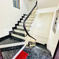 Bán Nhà Riêng Tại Đầm Trấu, Nhỉnh 10 Tỷ, 62M2, Hàng Hiếm View Đẹp