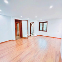 Bán Nhà Phân Lô 6 Tầng Thang Máy Trung Tâm Thanh Trì Lô Góc 3 Thoáng, Ô Tô 45 Chỗ Đỗ Cửa Kd Đỉnh