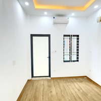 Bán Nhà Hoàng Mai 45M2. 4 Ngủ, Lô Góc, Ngõ Thông, Gần Phố, Trung Tâm Quận. Ở Luôn, Giá Chỉ 7,5 Tỷ