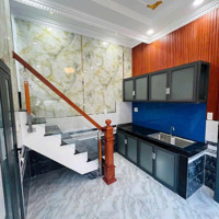 Tôi Bán Nhà 40 M2 Sd, Sổ Hồng, 1 Trệt 1 Lầu. 2 Pn. Tuyệt Đẹp. Quận 7, Giá: 1,22 Tỷ