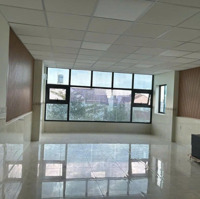 Cho Thuê Văn Phòng Quận 2, Cách Ubnd Tp Thủ Đức 2Km. Có Hầm Để Xe, Thanh Máy
