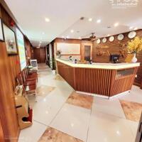 Bán khách sạn chính chủ DT 260m2 đúc 8 tầng đường Hiệp Thành 45, giá mềm 33 tỷ.