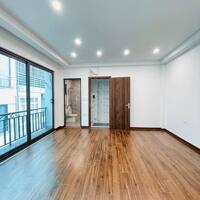 Nhà Kinh Doanh 12.5 tỷ-40m2 mặt tiền 8m*6 tầng- oto vào gara- 5m ra mặt phố Khương Đình- Quận Thanh Xuân.