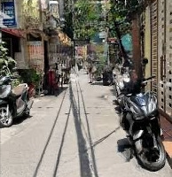 Cho Thuê Nhà Tầng 1 & 2 Căn Nhà Riêng 45M2 Trung Tâm Đống Đa