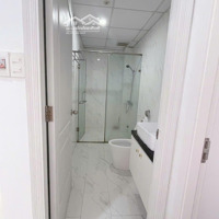 Bán Căn 2 Pn Monarchy Toà A, Có Sổ, Full Nội Thất. Tầng Cao, Có Ban Công. Vị Trí Đẹp Giá Bán 4 Tỷ