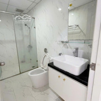 Bán Căn 2 Pn Monarchy Toà A, Có Sổ, Full Nội Thất. Tầng Cao, Có Ban Công. Vị Trí Đẹp Giá Bán 4 Tỷ