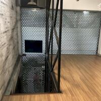 Bán nhà mặt phố Kim Mã giá tốt, DT 32m2, 5 tầng, cơ bản, tiện ích đầy đủ, sổ đỏ cất két