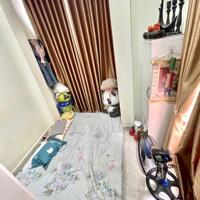 Bán nhà CMT8, Tân Bình, gần CV Lê Thị Riêng, 28m2, 1 trệt 1 lửng 1 lầu , nhỉnh 4 tỷ.