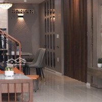 Chính Chủ Gửi Bán Nhà 3 Tầng Tân Cổ Điển Diện Tích: 67.9M2 Gía 5.7 Tỷ