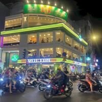 Cho thuê mặt bằng đẹp ngay vòng xoay MT: 12m DT: 100m2 vỉa hè rộng.