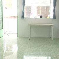 409/2 ,P8,Q 10 Hoà Hảo . Ban Công Rộng,Cửa Sổ Trời
Giá Thuê: 5 Triệu,Phù Hợp Gia Đình,Nhóm