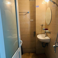 Chính Chủ Cho Thuê Phòng Tại Hoàng Hoa Thám Full Nội Thất, Có Sân Vườn Hoa