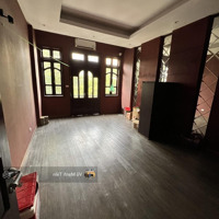 Nhận Ngay, Mặt Phố Trần Hưng Đạo 40 M2 X 5 Tầng, Mặt Tiền 4.5 M, Giá Bán 40 Triệu/Tháng. Thông Sàn