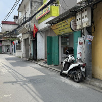 Bán Nhà Cấp 4 Đang Cho Thuê Kinh Doanh Nằm Trục Chính Làng 57M2. Chỉ 3,7 Tỷ. Alo E: 0982976011