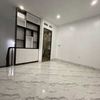 Bán Nhà Hoàng Liệt - Hoàng Mai,Diện Tích50M X 5 Tầng. Ô Tô Đỗ Cửa, Thang Máy, View Hồ