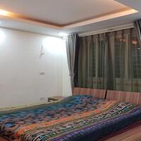 Cho thuê căn hộ dịch vụ tại Giảng Võ, Đống Đa, 126m2, 3PN, đầy đủ nội thất