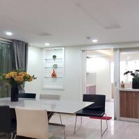 Cho thuê căn hộ dịch vụ tại Giảng Võ, Đống Đa, 126m2, 3PN, đầy đủ nội thất