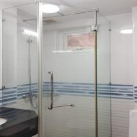 Cho thuê căn hộ dịch vụ tại Giảng Võ, Đống Đa, 126m2, 3PN, đầy đủ nội thất