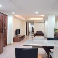 Cho thuê căn hộ dịch vụ tại Giảng Võ, Đống Đa, 126m2, 3PN, đầy đủ nội thất