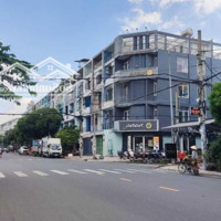 Anh Chị Đang Cần Tìm Nhà Đẹp 6 Tầng Có Thang Máy Ngay Tại Bình Phú Quận 6 Alo Gấp