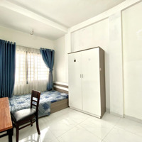 Căn Hộ Dịch Vụ Full Nội Thất - Cửa Sổ Thoáng - Có Thang Máy - Ngay Khu Phan Xích Long