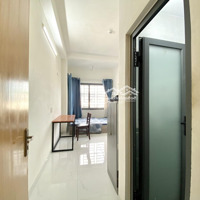Căn Hộ Dịch Vụ Full Nội Thất - Cửa Sổ Thoáng - Có Thang Máy - Ngay Khu Phan Xích Long