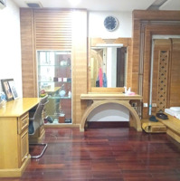 Cho Thuê Nhà Mặt Tiền Đường Nguyễn Minh Hoàng P12 Tân Bình.diện Tích7,5X20M, 1 Hầm, 3 Lầu
