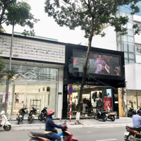 Cho Thuê Lô Góc Mặt Phố Cầu Giấy, Q. Cg -Diện Tích50M2 X 3 Tầng - Hiếm - Tuyến Thời Trang Hot.