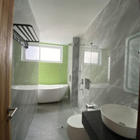 Villa Cao Cấp 9 Phòng Ngủ Sát Biển Cho Thuê