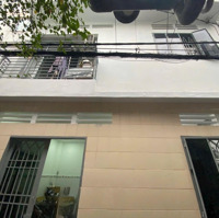 Bán Nhàhẽm Xe Hơisát Mặt Tiền Điện Biên Phủ , P15 , 27M2 , 4,35Tỷ Bớt Lộc . Lh : 0866408299 Việt Anh